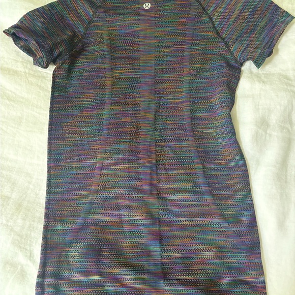 Lululemon Short Sleeve Top - Picture 2 of 2